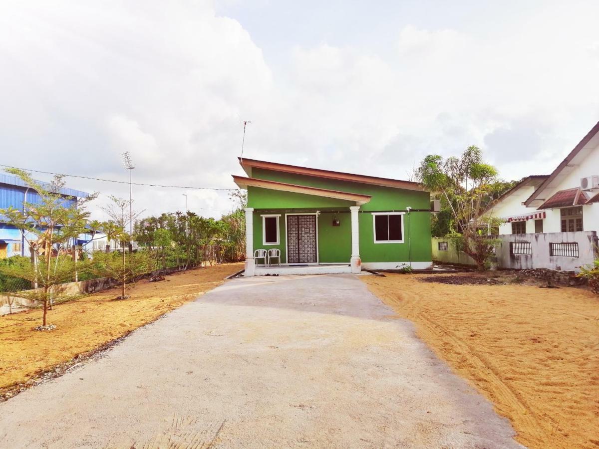 Homestay Bandar Pekan - Musleem Preferred Exterior foto